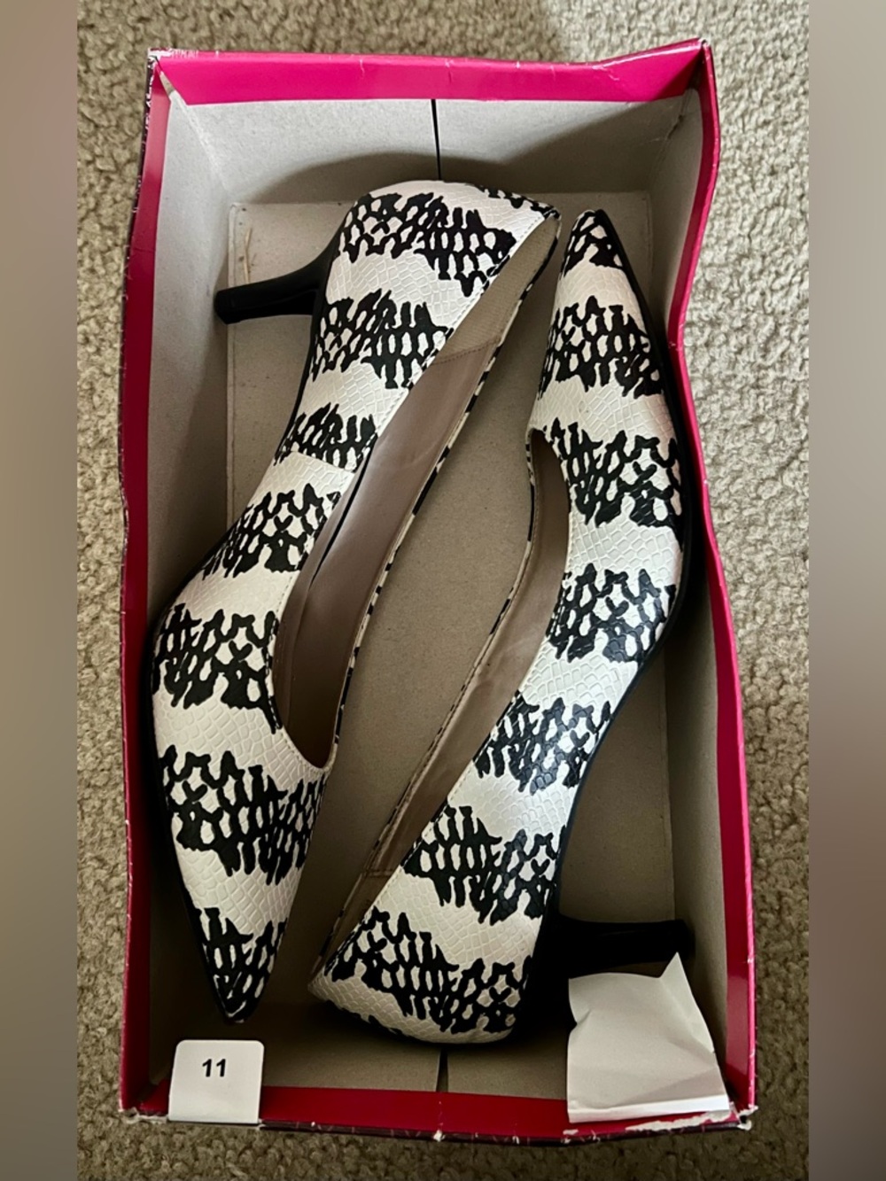Pointed Toe Black & White Patterned Kitten Heels - Picture 6 of 7